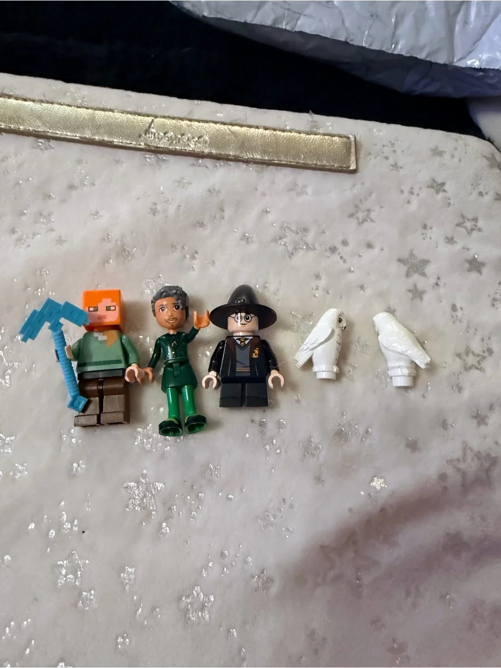 Mixed lot of Legos w minifigures Harry Potter